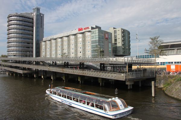 ibis Amsterdam Centre by null