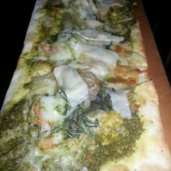 RumFire Poipu Beach - Kauai shrimp flatbread with pesto - Seafood Near Me - Koloa, Hawaii