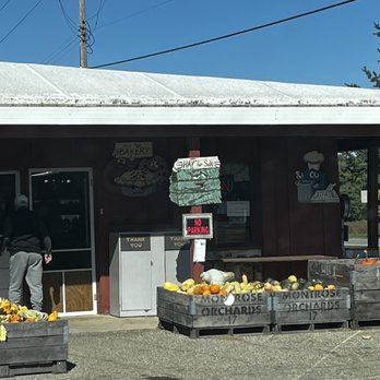 Montrose Orchards - a man standing in front of a store - Fruits & Veggies Near Me - Montrose, Michigan Montrose Orchards - a man standing in front of a store - Fruits & Veggies Near Me - Montrose, Michigan