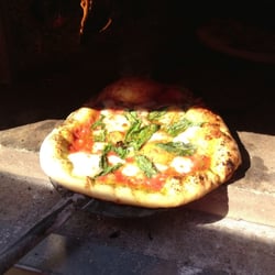 PeteZeria Forno - Handcrafted with the freshest of ingredients, PeteZeria Forno knows how to make your party a delicious event!