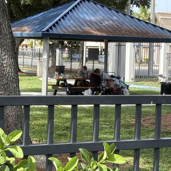 Lions Park - Picnic Pavilion - Parks Near Me - Fort Myers, Florida Lions Park - Picnic Pavilion - Parks Near Me - Fort Myers, Florida