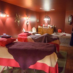 Berks County's ultimate couple suite. Enjoy a romantic, candle-lit massage, and a whirl in the heart-shaped hot tub.