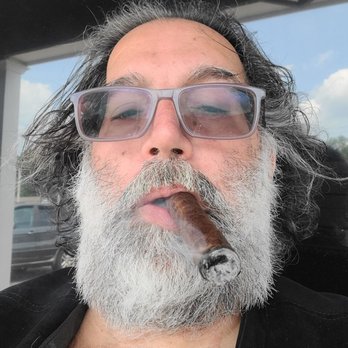 Casa Havana Cigar Lounge - Have a store brand smoke, stopped by while out on the harley. - Tobacco Shops Near Me - Monroe, Connecticut