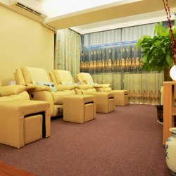 伊甸樂園 - 日本人開既,男女師傅手勢都幾好,夠力,提早book有9折,價錢合理,下次會再幫襯