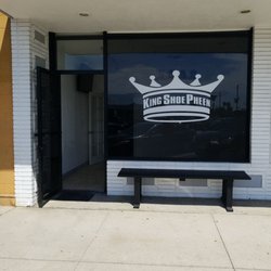 King Shoe Pheen Store - Entrance
