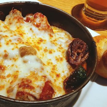 BJ's Restaurant & Brewhouse - Pizza Near Me - Noblesville, Indiana