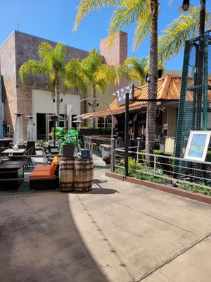 La Central Beer & Wine Garden by null