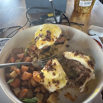 Clara B's Kitchen Table - Lockhart eggs Benedict with brisket and chorizo - Food Trucks Near Me - Belleville, Illinois