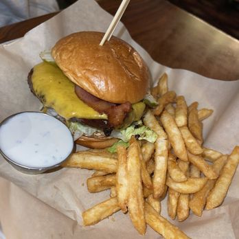 Eureka! - Bbq bacon ranch burger - American Near Me - Roseville, California