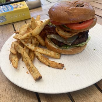 The Bistro Edgewood - Hamburger from Edgewood Bistro - New American Near Me - Stateline, Nevada