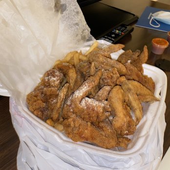 Hook Fish & Chicken - 10 Piece Wings with Fries - Chicken Wings Near Me - Milwaukee, Wisconsin