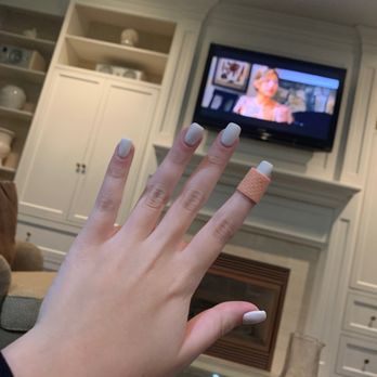 Nina's Salon - i wanted the same shape for the fill and got cut - Nail Salons Near Me - Beaverton, Oregon Nina's Salon - i wanted the same shape for the fill and got cut - Nail Salons Near Me - Beaverton, Oregon