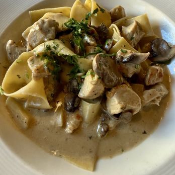 Il Fornaio - PAPPARDELLE ALLA NORCINA CON POLLO - Italian Near Me - Burlingame, California Il Fornaio - PAPPARDELLE ALLA NORCINA CON POLLO - Italian Near Me - Burlingame, California