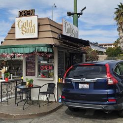 Gold Soul Coffee - Vehicle waiting for its order
