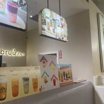 Bruu Cafe - The inside - Bubble Tea Near Me - Overland Park, Kansas