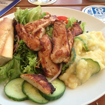 Augustiner Bräustuben - Gebratene Putenbruststreifen vom Grill (...). They really economised on the turkey breast - German Near Me - Munich, BY Augustiner Bräustuben - Gebratene Putenbruststreifen vom Grill (...). They really economised on the turkey breast - German Near Me - Munich, BY