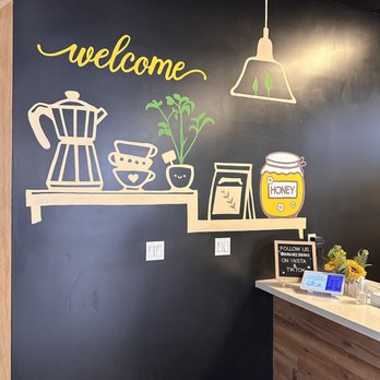 Boba Bee - Interior decor is new and inviting. - Bubble Tea Near Me - Long Beach, California Boba Bee - Interior decor is new and inviting. - Bubble Tea Near Me - Long Beach, California