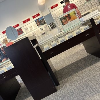 LensCrafters - Eyewear & Opticians Near Me - The Woodlands, Texas