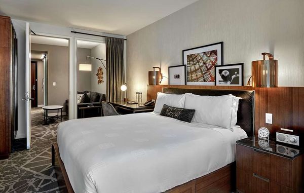 LondonHouse Chicago, Curio Collection by Hilton by null