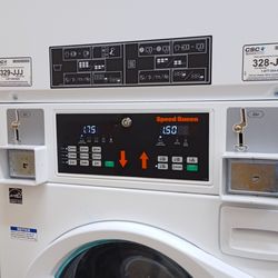 Quicklee's Niagara Falls Travel Center - Laundry room details
