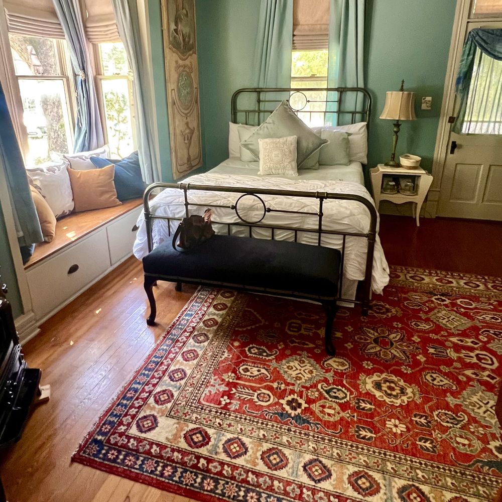 Harvest House - Sunset room! - Bed & Breakfast Near Me - Eureka Springs, Arkansas Harvest House - Sunset room! - Bed & Breakfast Near Me - Eureka Springs, Arkansas