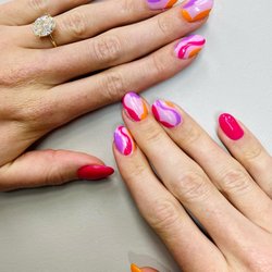 Hibiscus Nails by Mako