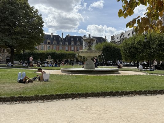 Place des Vosges by null
