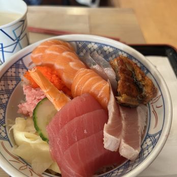 Fremont Bowl - Chirashi - Japanese Near Me - Seattle, Washington