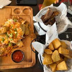 Harbour Restaurant - Potato skins, dry ribs and taters.