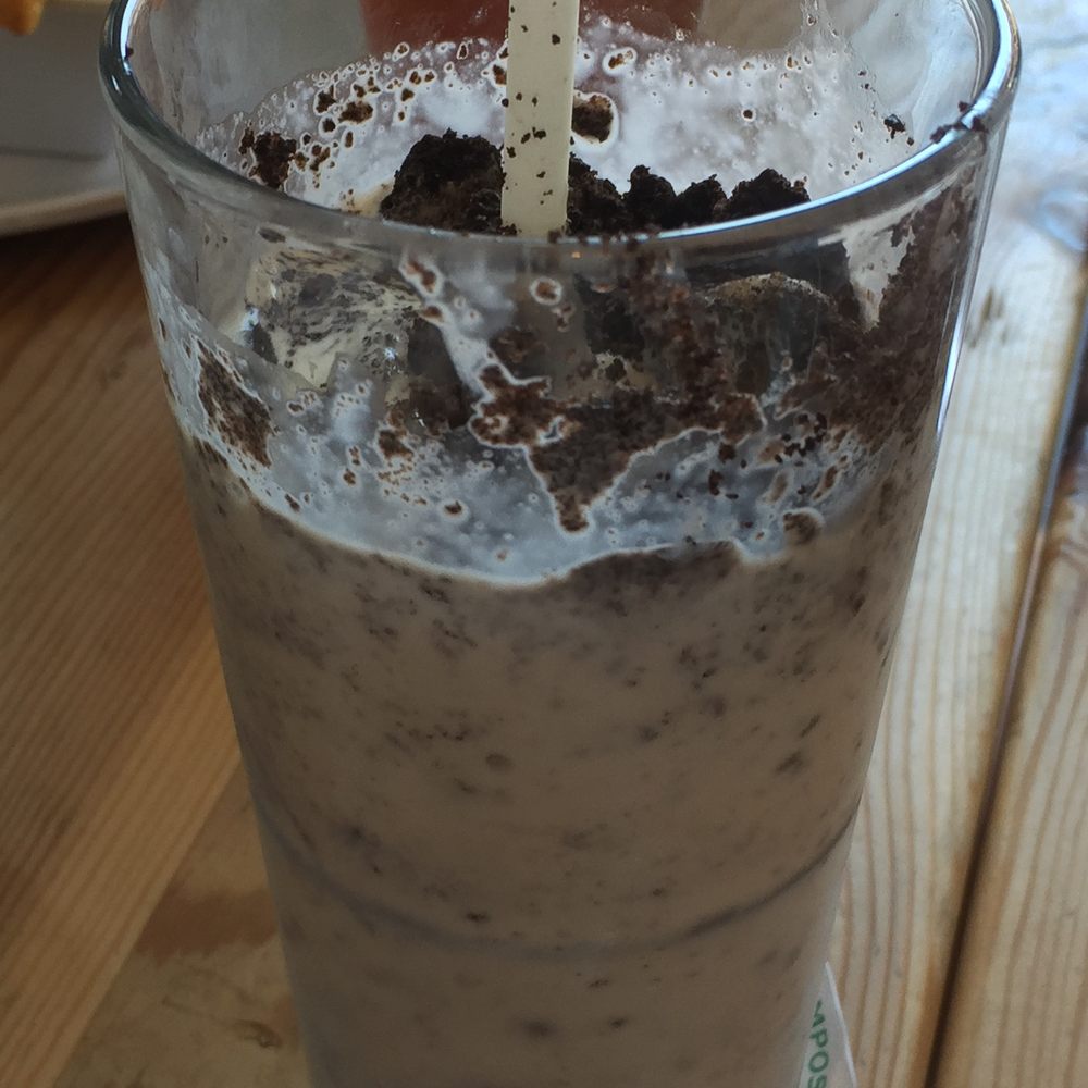 Uneeda Burger - Oreo Milkshake with lots of cookie chunks, delicious. - Burgers Near Me - Seattle, Washington