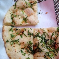 Sidhartha - Nan Brot mit Knoblauch. Sehr lecker