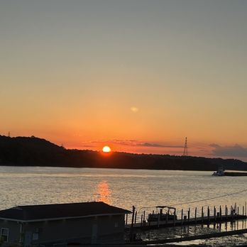 Cabana On the River - Beautiful sunset - American Near Me - Cincinnati, Ohio Cabana On the River - Beautiful sunset - American Near Me - Cincinnati, Ohio