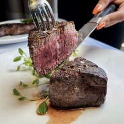 user provided Hank's Fine Steaks & Martinis photo