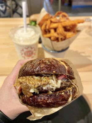 Roam Artisan Burgers by null