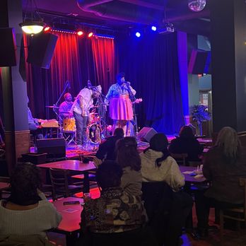 Robert’s Westside - R&B night Wednesday - Bars Near Me - Forest Park, Illinois