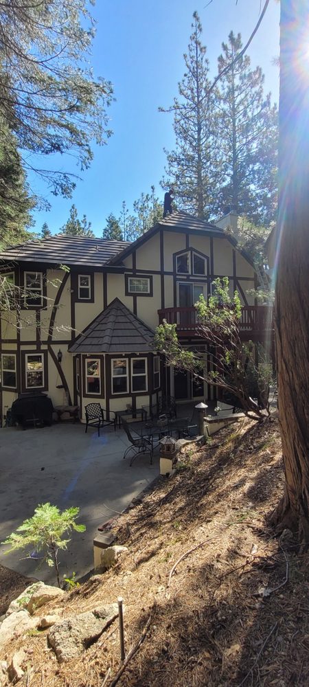 Slide of Padillas Construction