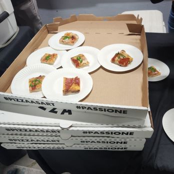 Yelp Party: Après Ski - Hot Italian brought their own wood fire oven to the event! - Yelp Events Near Me - Novato, California Yelp Party: Après Ski - Hot Italian brought their own wood fire oven to the event! - Yelp Events Near Me - Novato, California