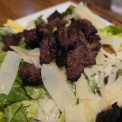 The Claddaugh Pub - Ceaser salad with steak tips