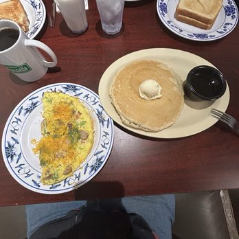 Triple G Cafe - Triple G omelette and buttermilk pancakes - Coffee & Tea Near Me - Granbury, Texas