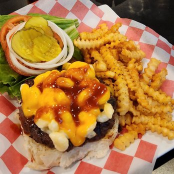 Hardknocks Sports Grill - Mack Brown burger: 1/2 lb patty topped with mac 'n cheese, BBQ sauce, plus vegetation. - Sports Bars Near Me - Portland, Texas