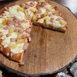 La Bodeguita Del Medio - Pineapple Cuban pizza