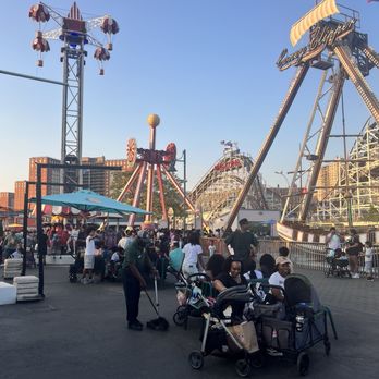 Cyclone Coaster - Luna Park with the Cyclone in the background - Amusement Parks Near Me - Brooklyn, New York
