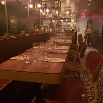 N° 900 - Interior - Pizza Near Me - Montreal, Quebec