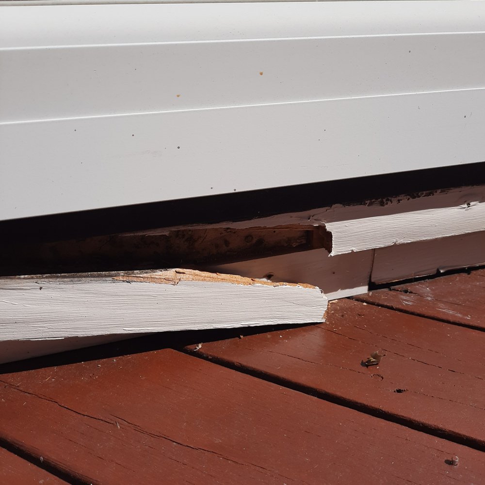 Molding along deck floor below entry Molding along deck floor below entry