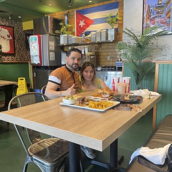 Cubanidad - Disfrutando una exquisita Picadita 1885 ,excelente atención y deliciosa comida cubana - Cuban Near Me - Henderson, Nevada