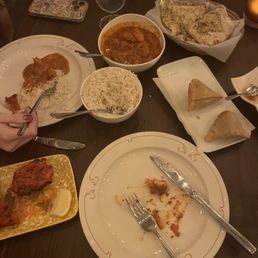 TANDOORI CHICKEN (Full) CHICKEN TIKKA MASALA SAMOSA (VEG) TANDOORI CHEESE NAAN TANDOORI CHICKEN (Full) CHICKEN TIKKA MASALA SAMOSA (VEG) TANDOORI CHEESE NAAN