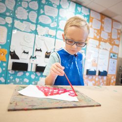 Creative Discovery Museum - Painting in Art Studio