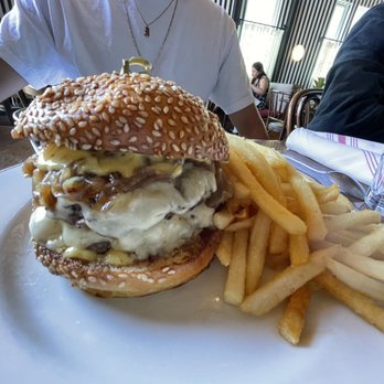 Simonette - Roadside burger - French Near Me - Culver City, California Simonette - Roadside burger - French Near Me - Culver City, California