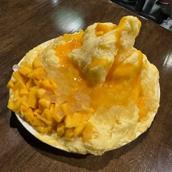 Corner 17 - Mango Fluffy Ice - Chinese Near Me - Saint Louis, Missouri