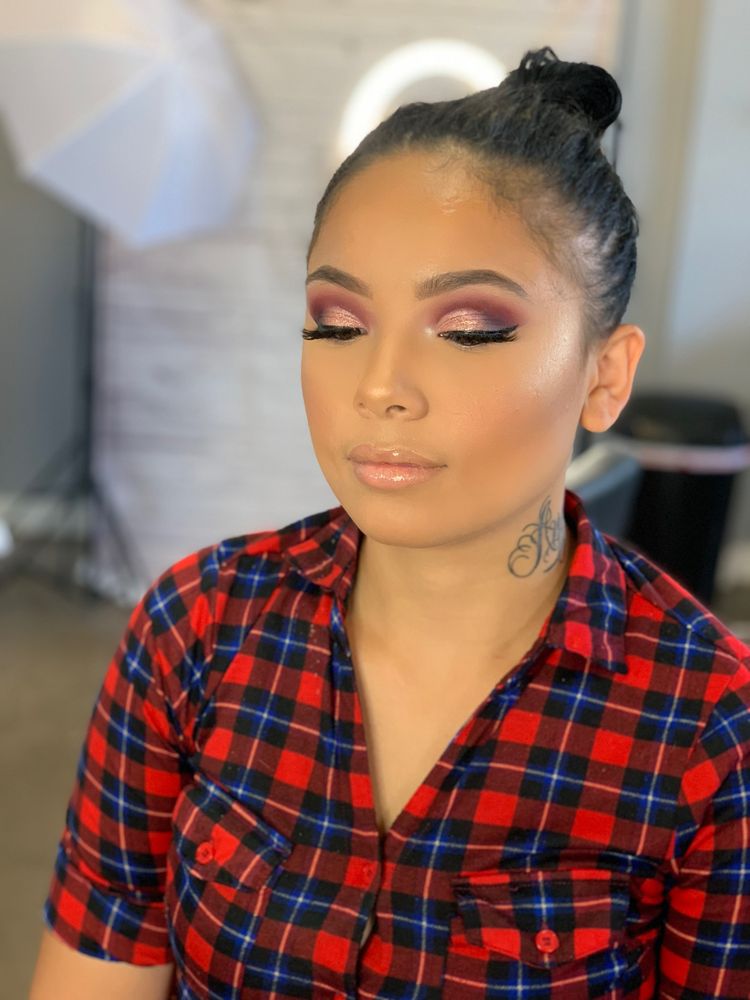 Bombshell Hair Studio Image